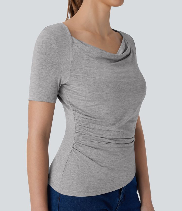 Top ajustado cuello vuelto dobladillo asimétrico fruncido