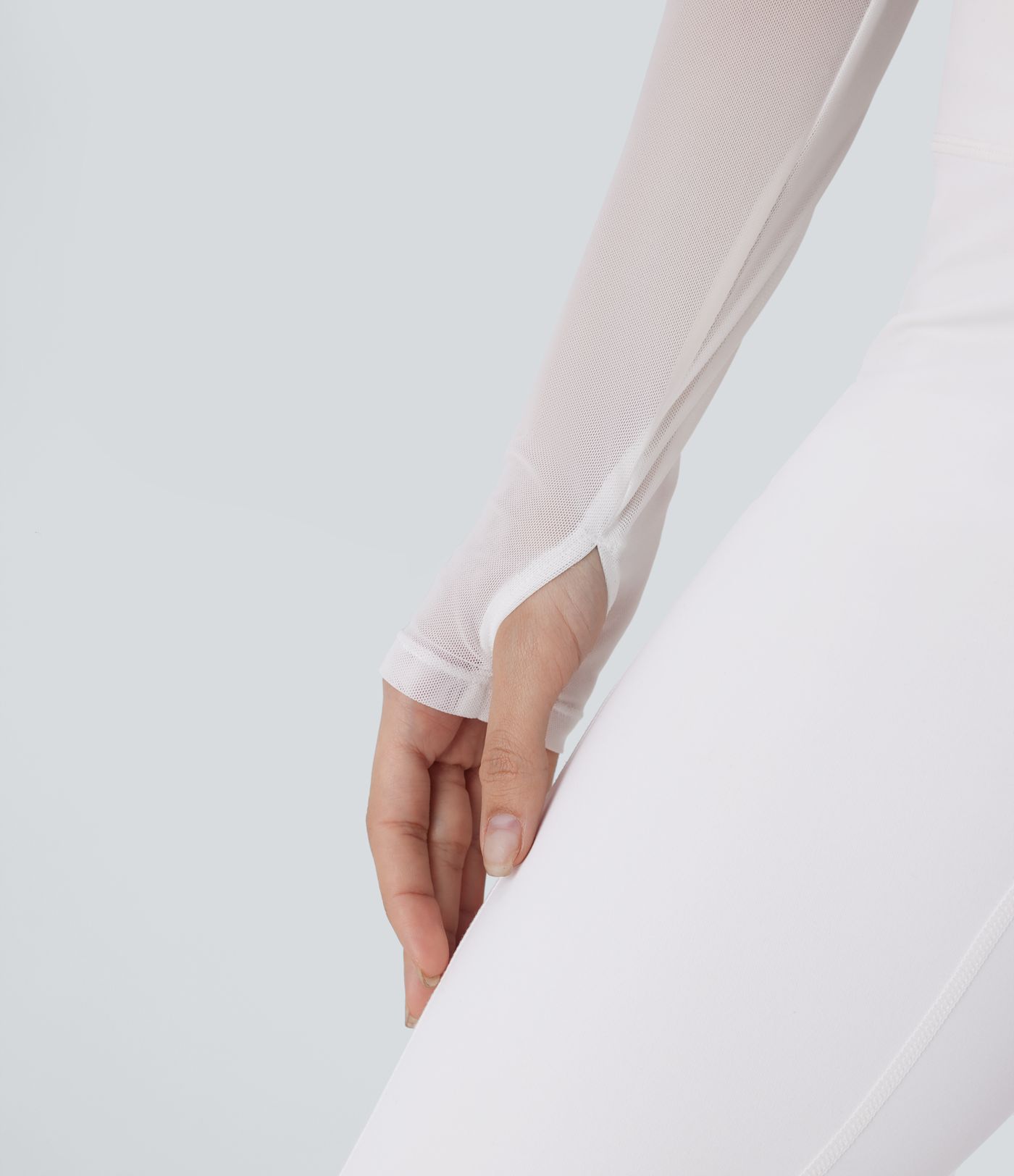 Halter Long Sleeve Thumb Hole Contrast Mesh 2-in-1 Cropped Yoga Sports Top