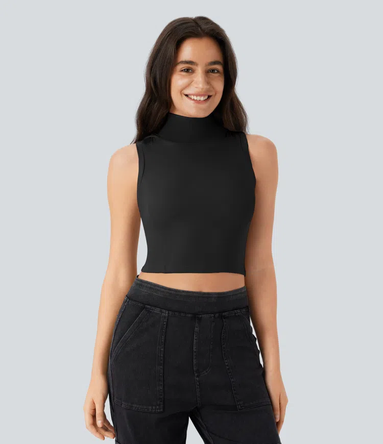 Geripptes, ärmelloses, kurzes Tanktop mit hohem Halsausschnitt, Kapuze und Cut-Outs