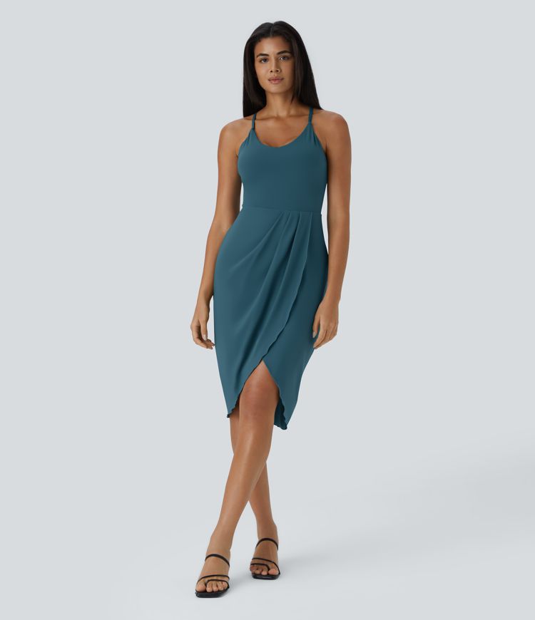 Lässiges Midikleid mit Racerback-Split, asymmetrischem Saum und Rüschen