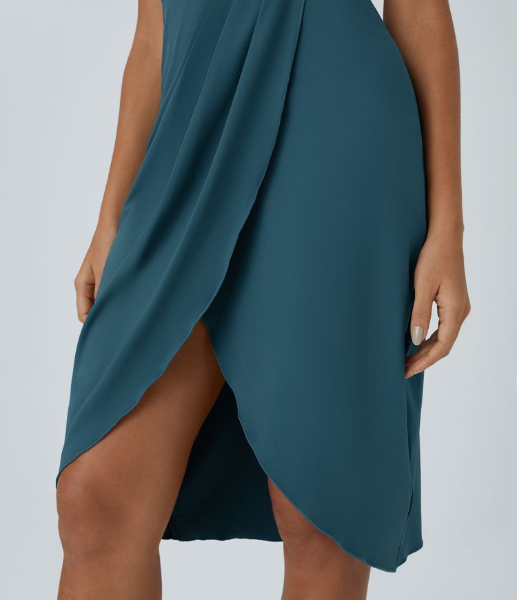 Lässiges Midikleid mit Racerback-Split, asymmetrischem Saum und Rüschen