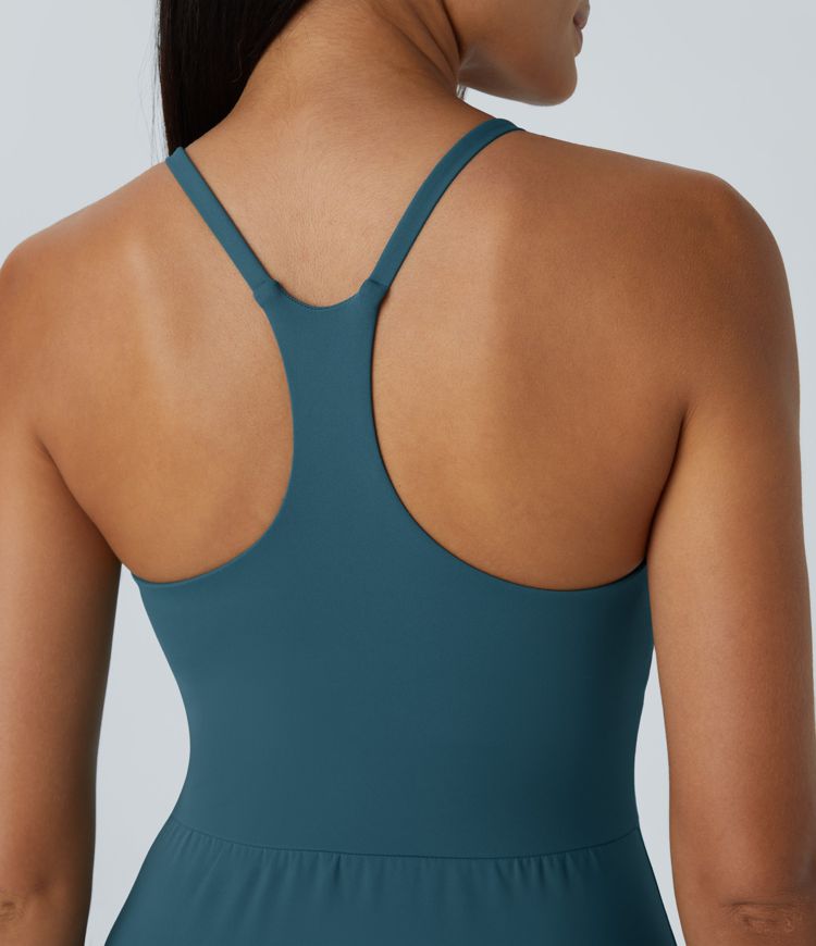 Lässiges Midikleid mit Racerback-Split, asymmetrischem Saum und Rüschen