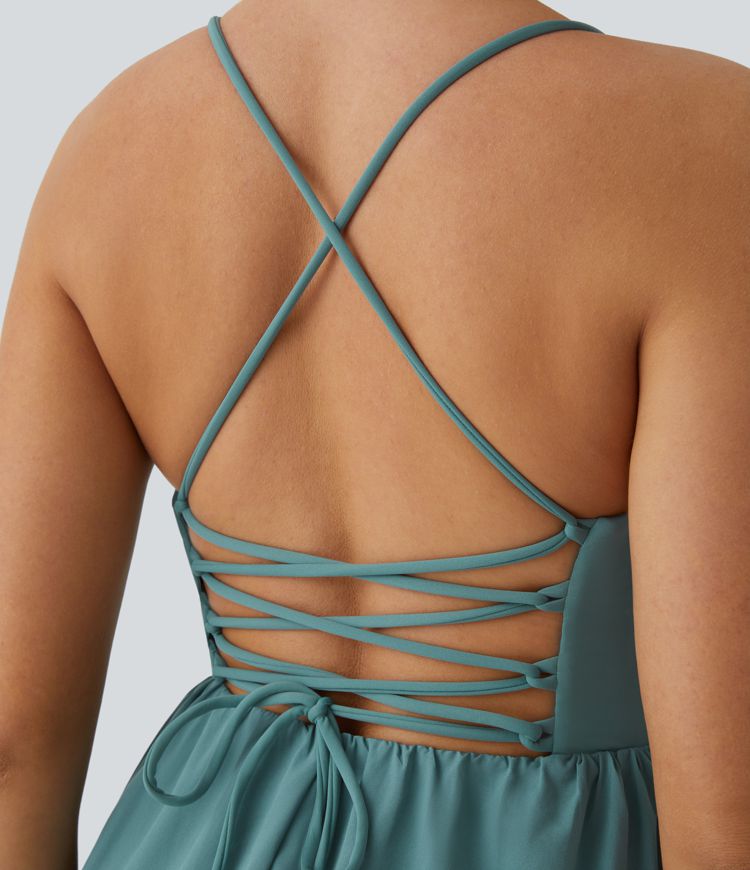 Breezeful™ Mini vestido fluido secado rápido tirantes ajustables cruzados sin espalda cordones dobladillo volantes