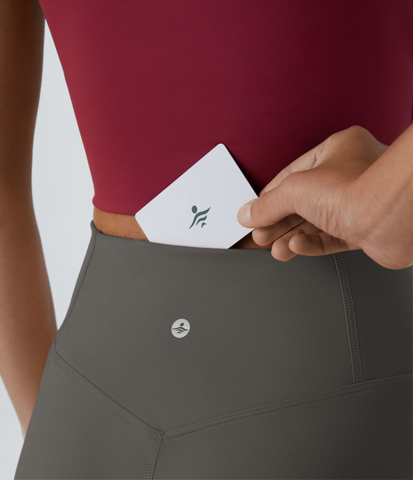 DayStretch - Yoga-Hose mit hohem Crossover-Bund, Seitentaschen und weitem Bein