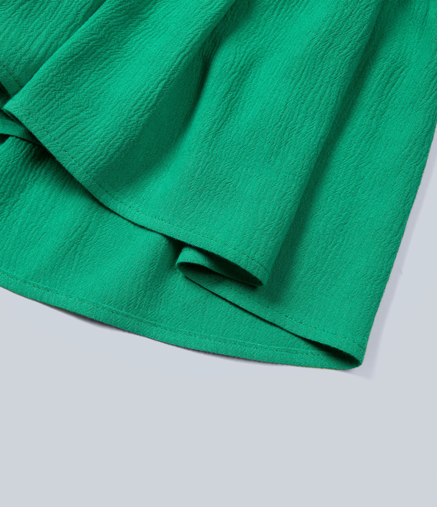 홀터넥 백리스 뒤로 묶는 주름 프릴 러플 밑단 2-in-1 플로위 미니 린넨 느낌 캐주얼 원피스