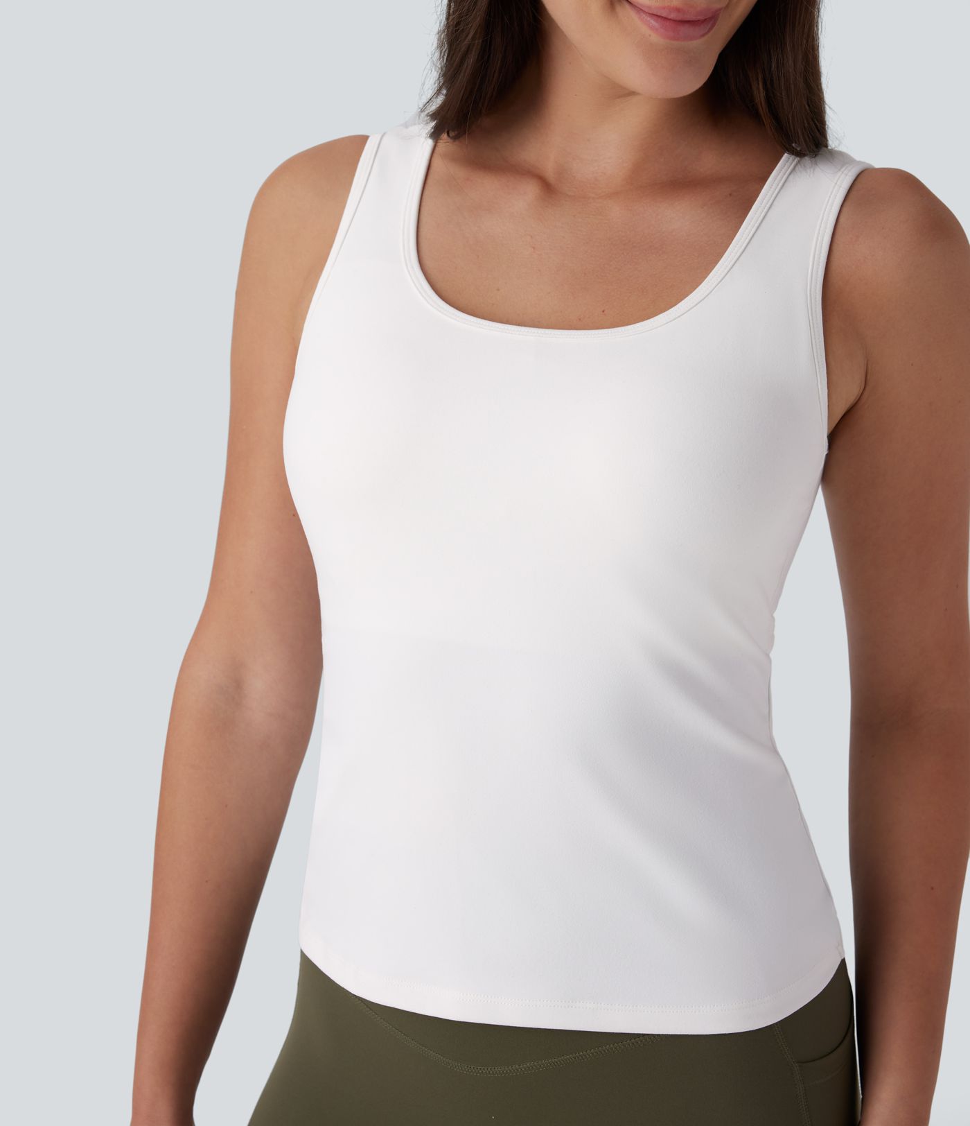 Débardeur de yoga dos nu à longueur rallongée avec encolure en U et croisement