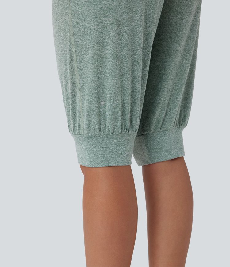 Knielange Yoga-Shorts mit hohem Bund, Seitentaschen und Kordelzug