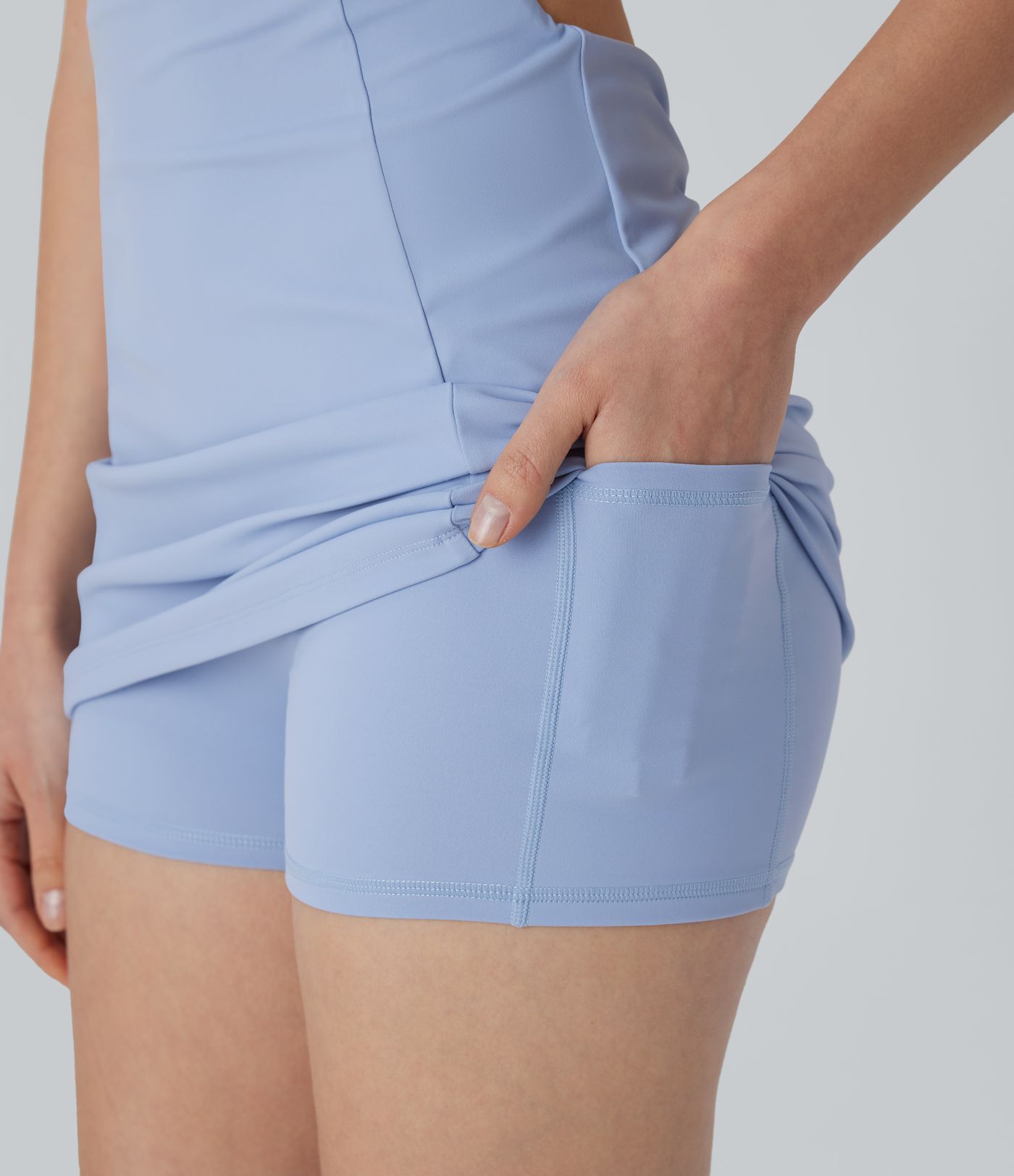 Robe courte décontractée moulante 2-en-1 aérée à col carré, sans manches, dos nu, bretelles ajustables, design torsadé, poches latérales, effet rafraîchissant Softlyzero™