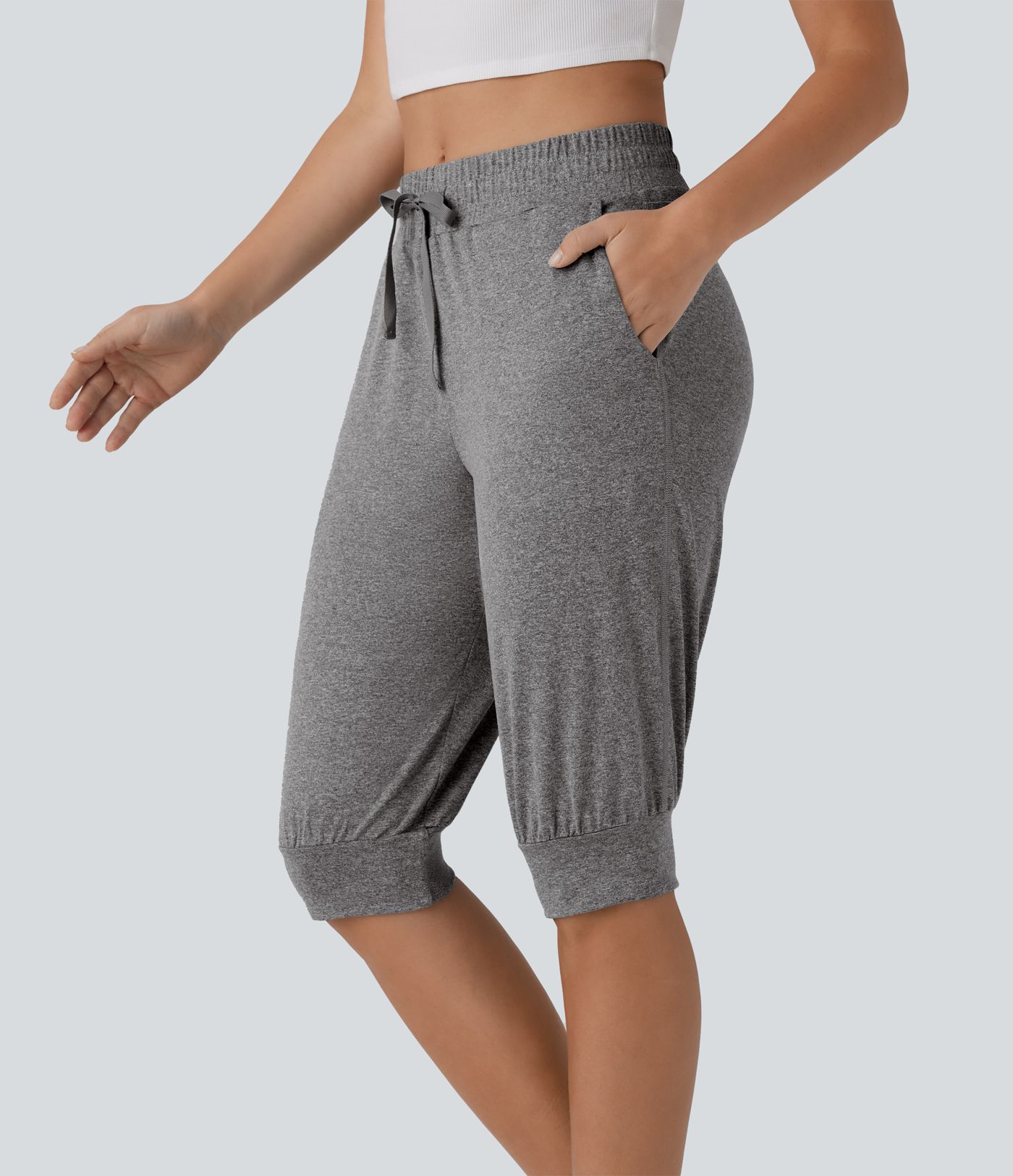 Knielange Yoga-Shorts mit hohem Bund, Seitentaschen und Kordelzug