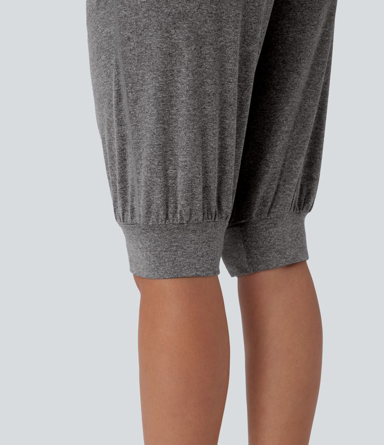 Knielange Yoga-Shorts mit hohem Bund, Seitentaschen und Kordelzug