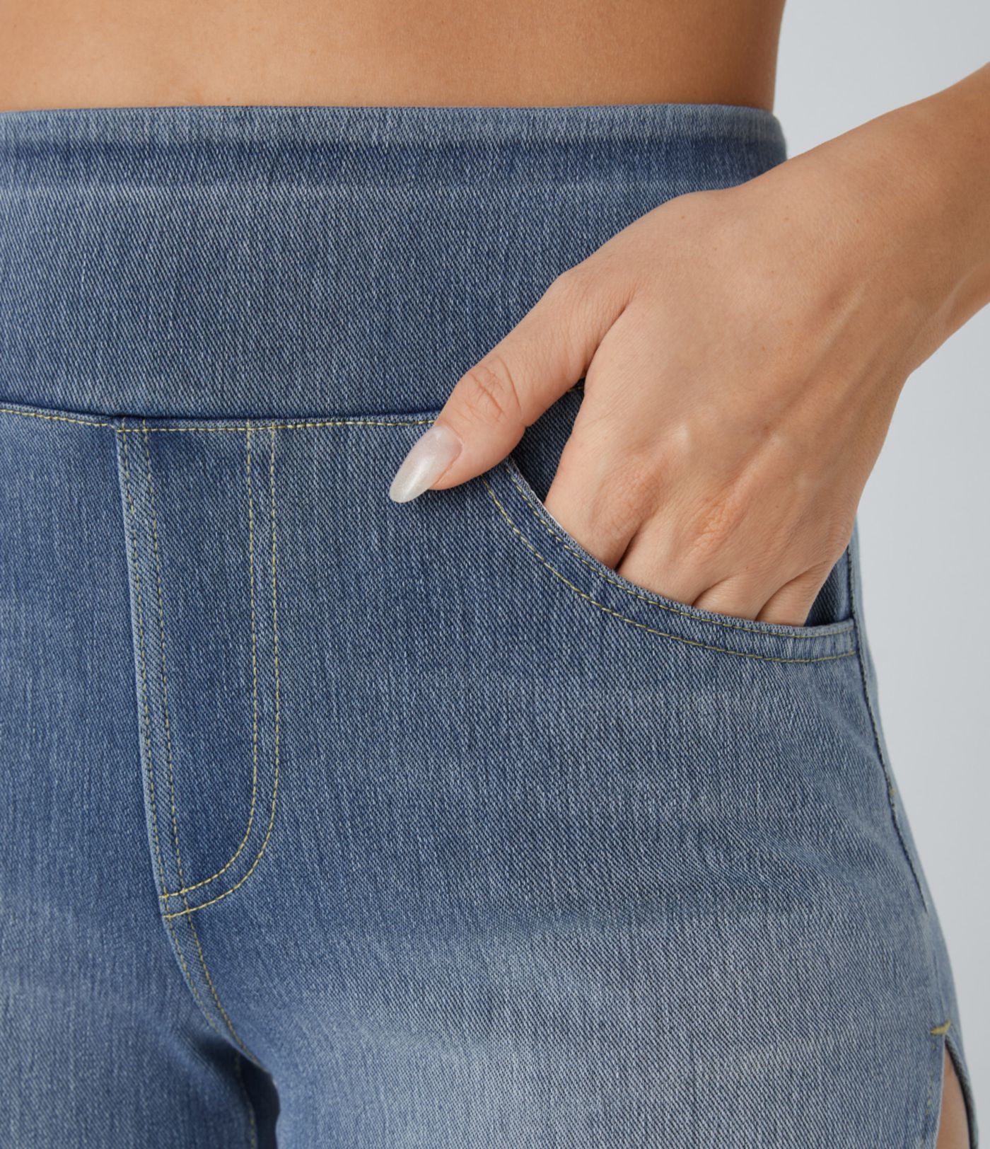 Halara Flex™ High Waisted Pockets Curved Hem Skinny Denim Casual Shorts 3''