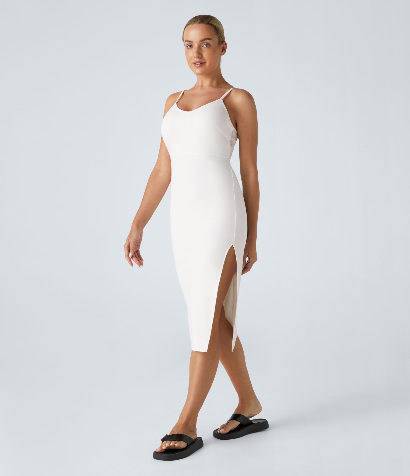 Rückenfreies, lässiges Midi-Slipkleid mit kontrastierender Spitze, verstellbaren Trägern und geteiltem Saum