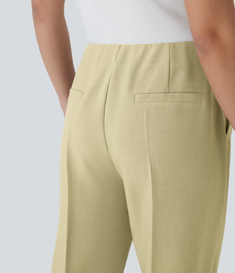 Mittelhoch geschnittene, lässig zulaufende Hose mit Taschen