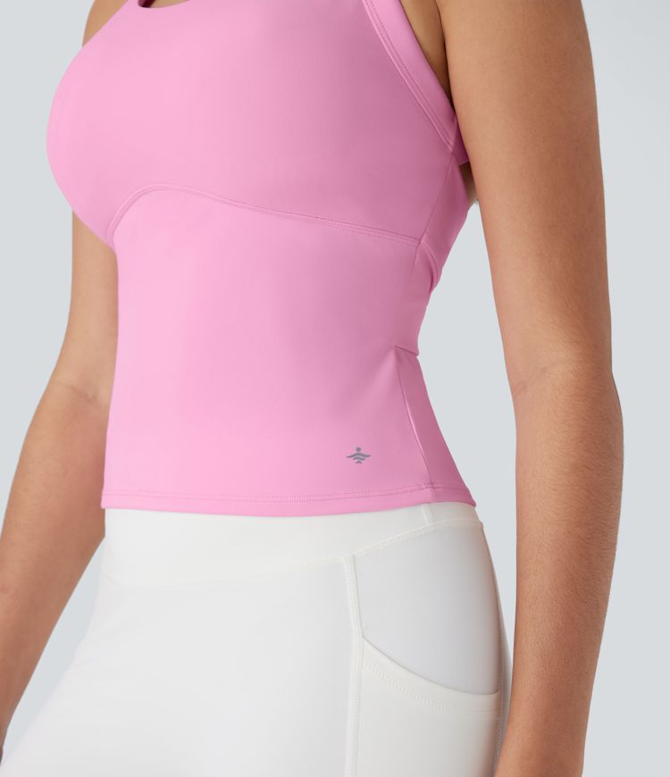 Top de yoga SoftlyZero™ Plush afelpado con abertura en copas D-F