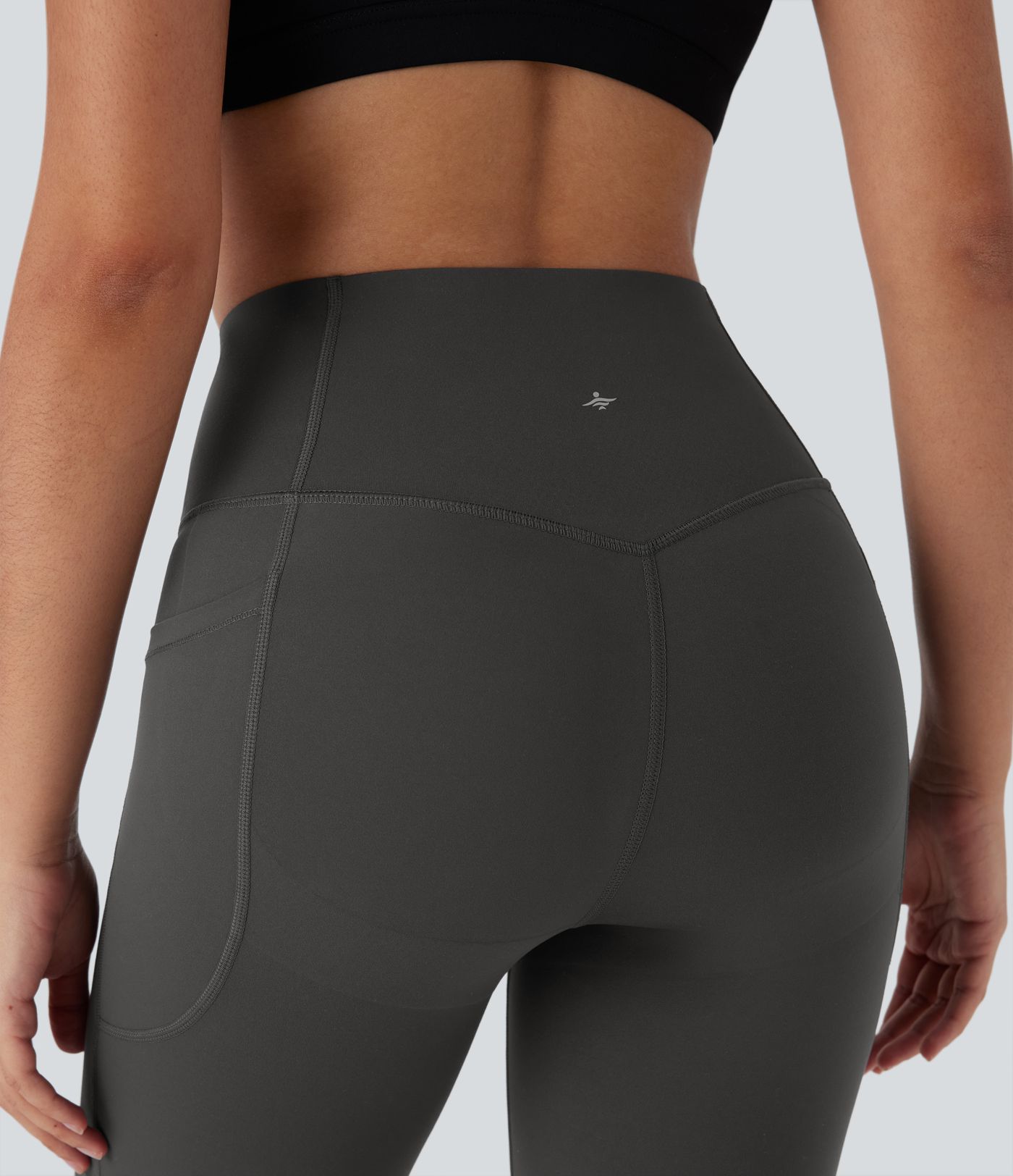 Short d'entraînement taille haute Halara UltraSculpt™ SoCinched, effet push-up sur les fessiers, maintien abdominal, gainant, avec poches — 7''