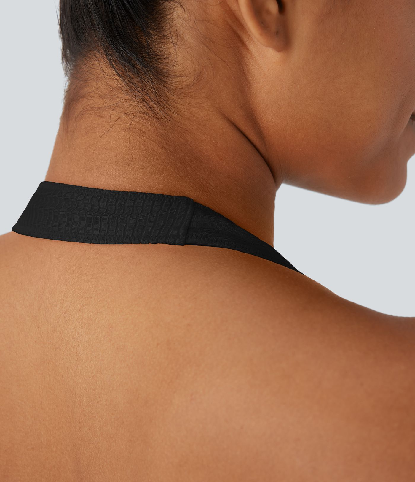 Svītrots bikini tops ar kakla siksniņām