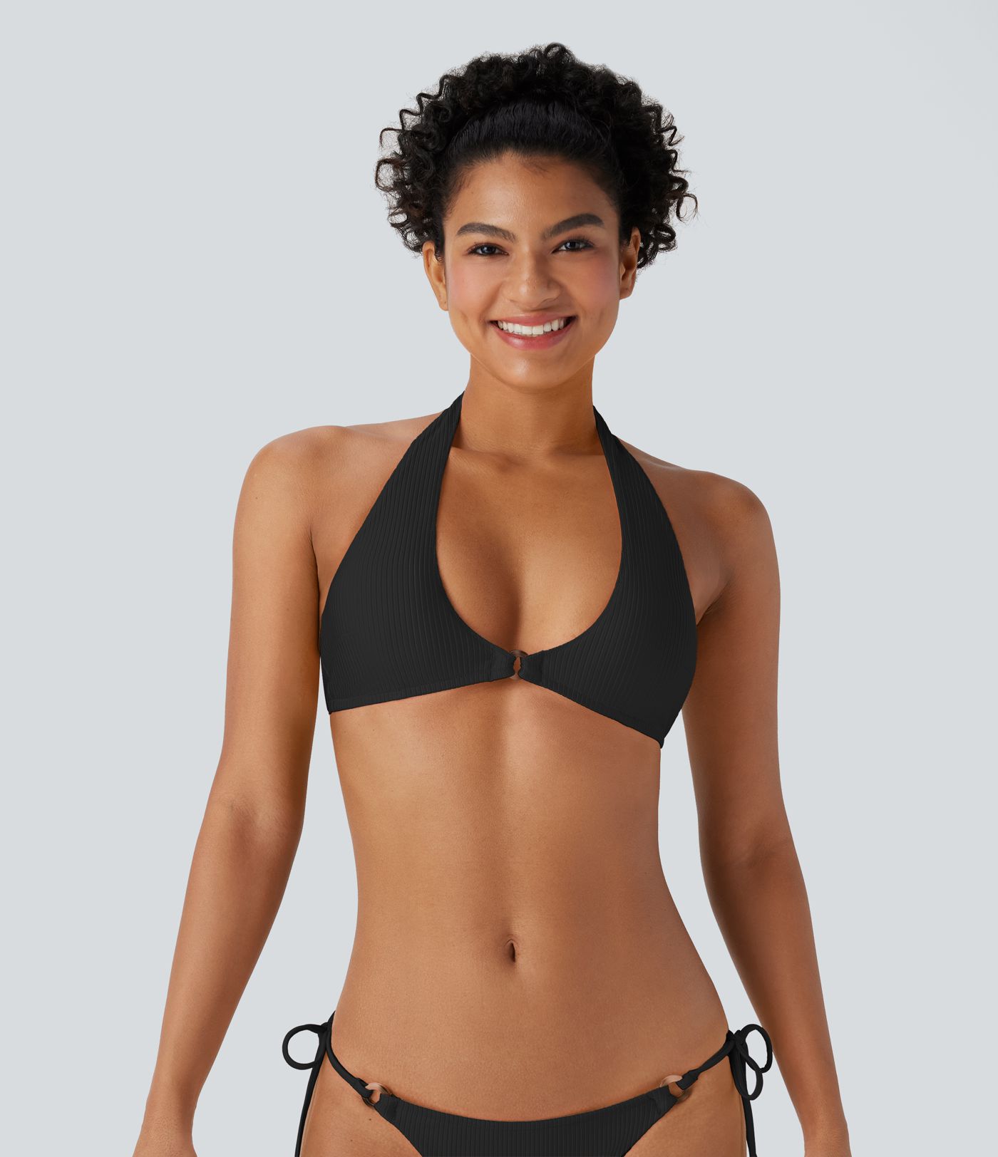 Svītrots bikini tops ar kakla siksniņām