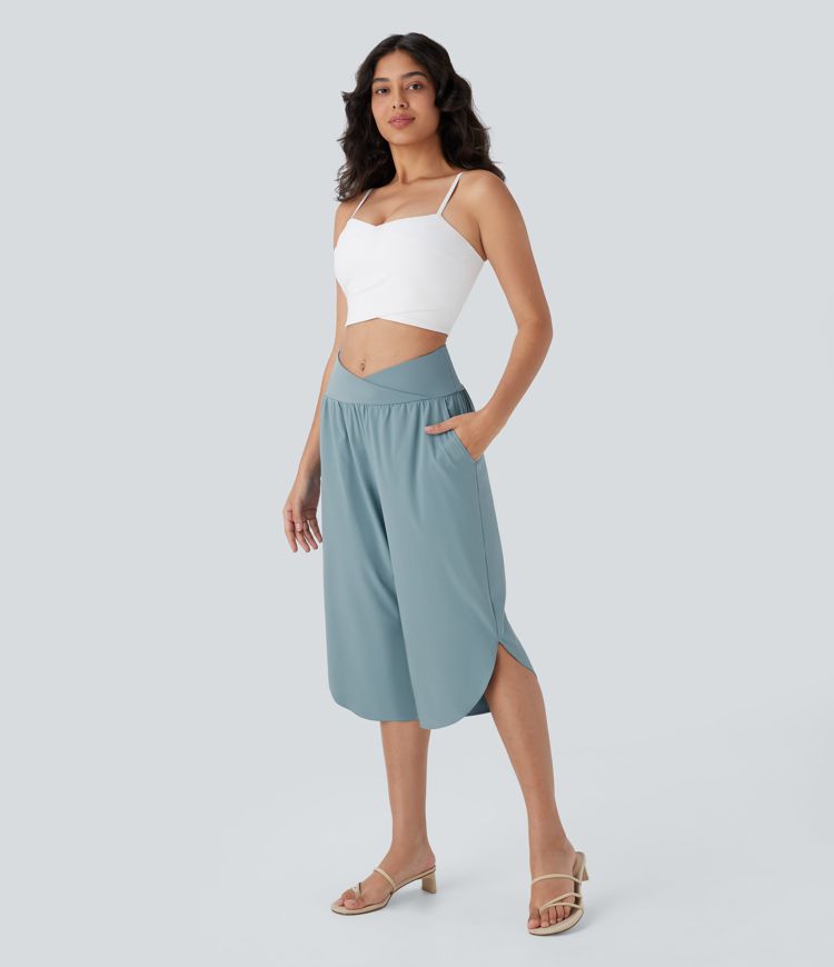 Pantalon capri de vacances Breezeful™ taille haute croisée avec poches latérales, fente et séchage rapide