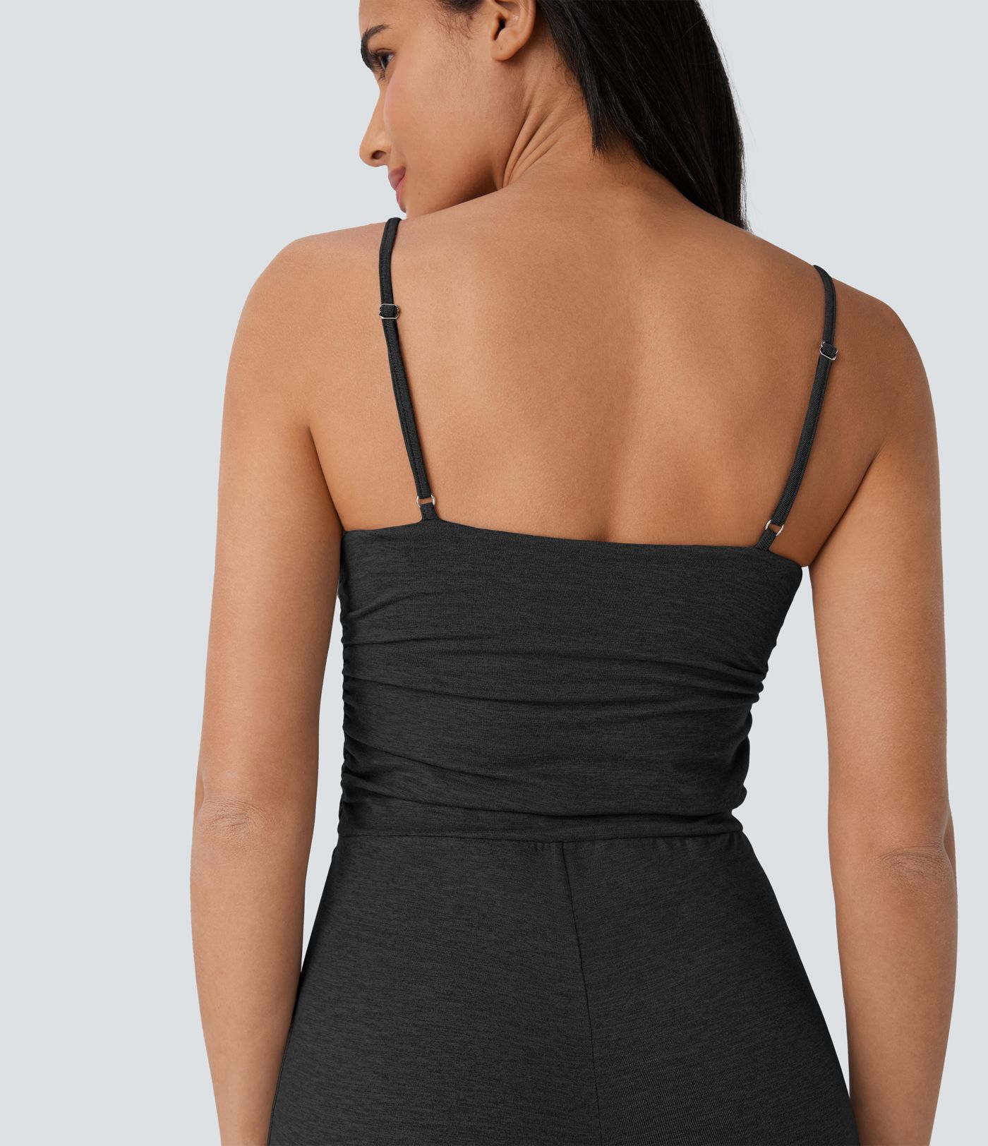 Combinaison décontractée à découpes et fronces avec jambes évasées