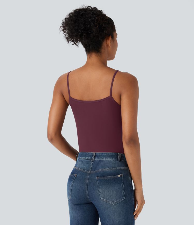 Geripptes, enges, lässiges Cami-Top mit Knöpfen