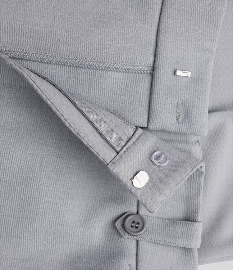 Stoffhose mit mittelhohem Bund, Seitentaschen und geradem Bein in Knöchellänge