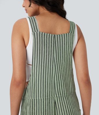 Lässige, gestreifte Latzhose mit V-Ausschnitt und mehreren Taschen