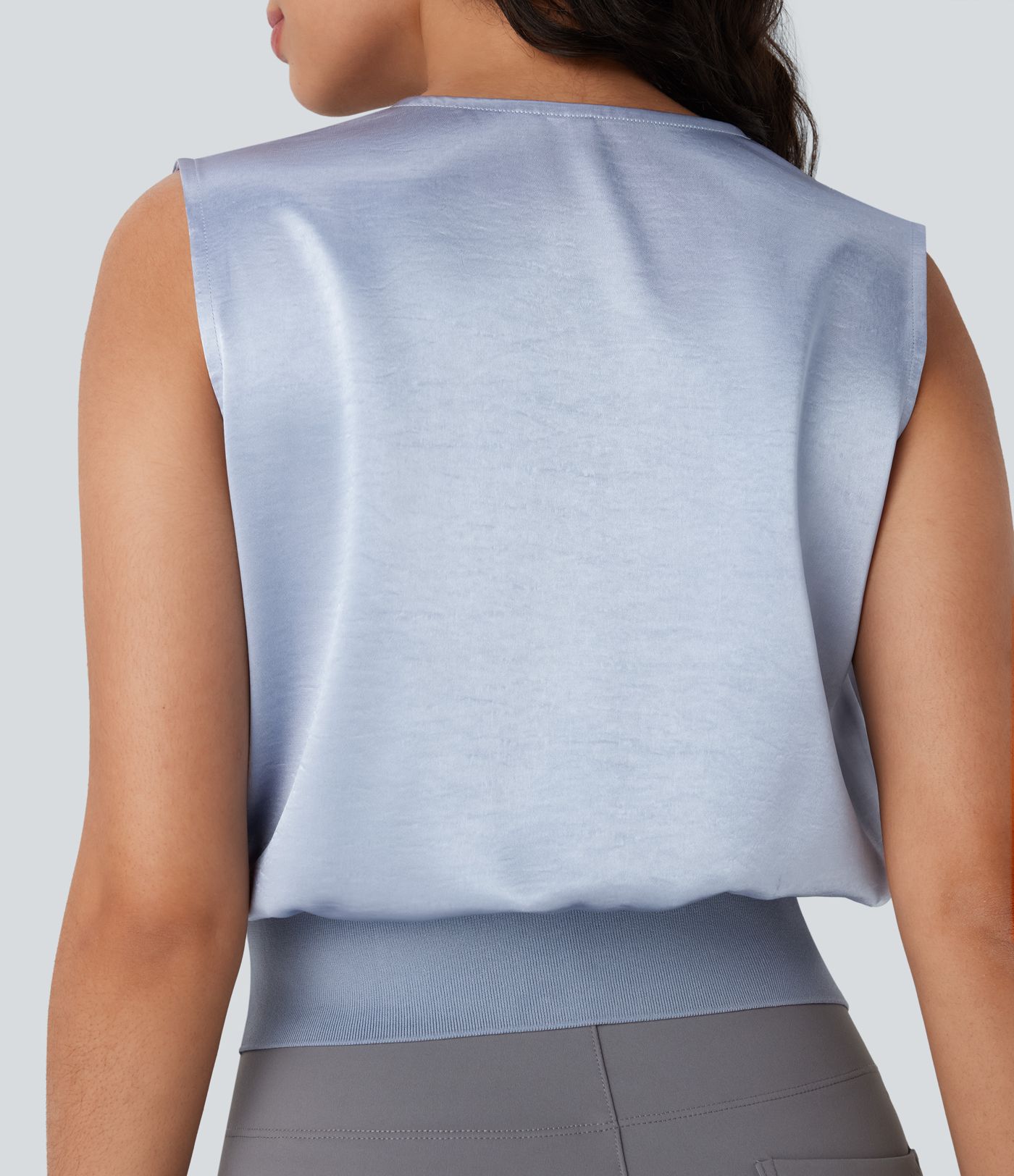 Blusa de oficina sin mangas con cuello en V y efecto satén