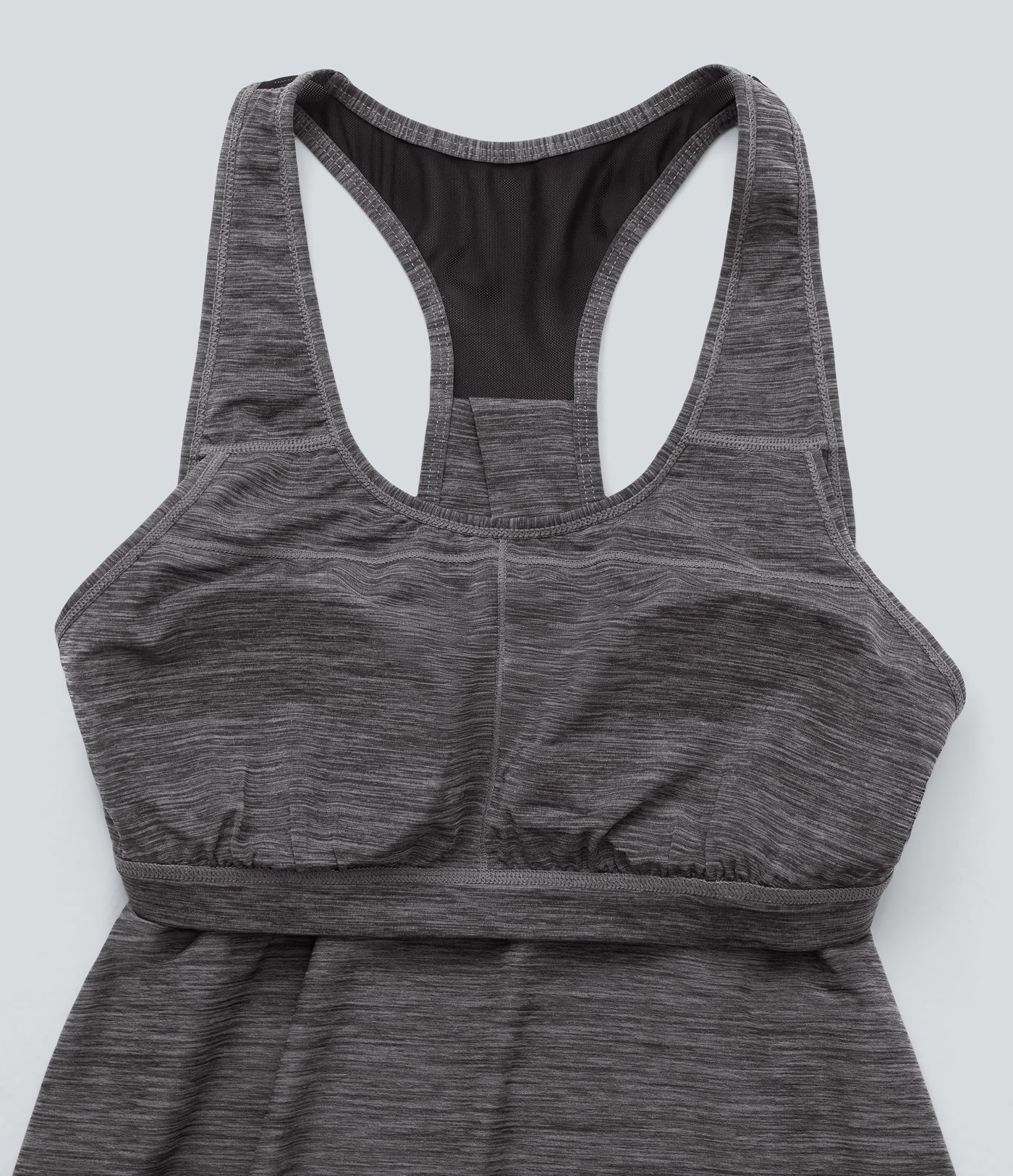 Minivestido deportivo de yoga de dos piezas con escote en U, espalda cruzada y malla en contraste, bolsillos laterales