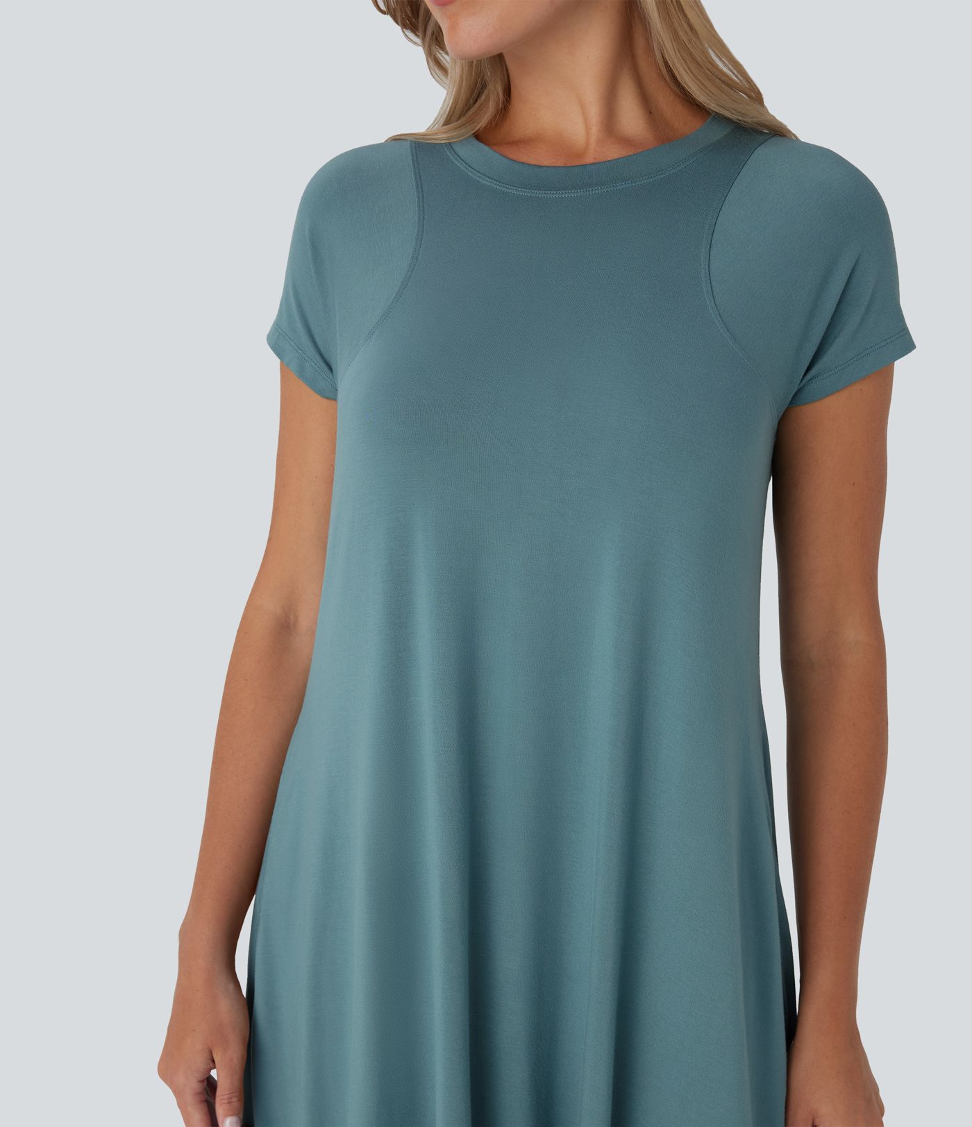 Vestido midi fluido cuello redondo manga corta bolsillo lateral