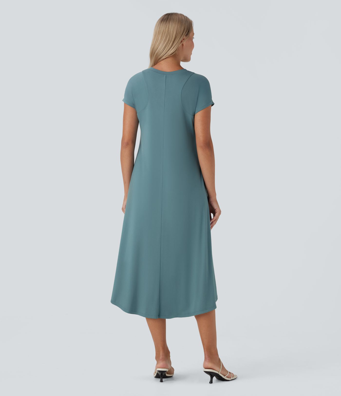 Vestido midi fluido cuello redondo manga corta bolsillo lateral