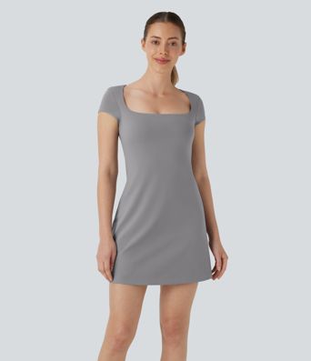 SoftlyZero™ Mini 2 en 1 con bolsillos, cuello cuadrado y aireado, tacto fresco, vestido para yoga y actividades — fácil de llevar — UPF50+