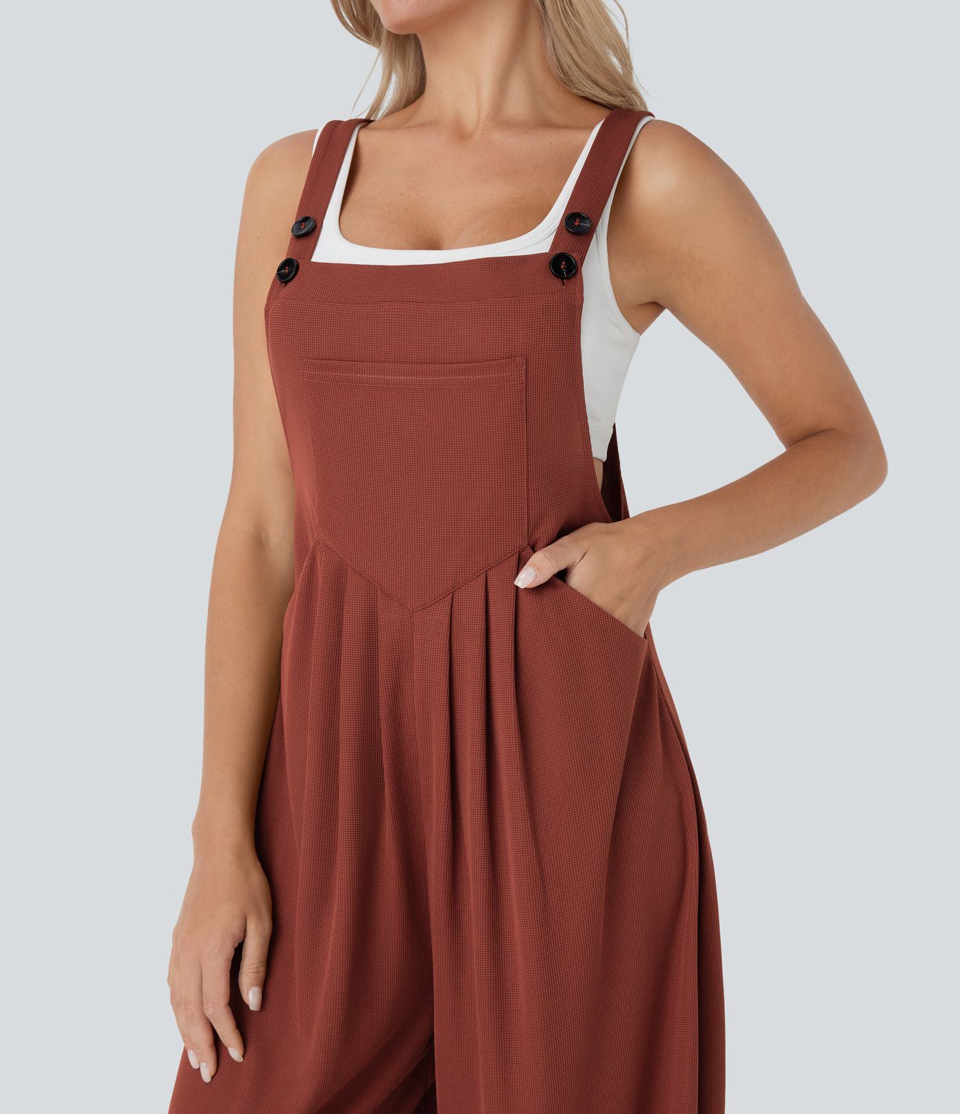 Mono deportivo casual con bolsillo,  botones y tirantes ajustables