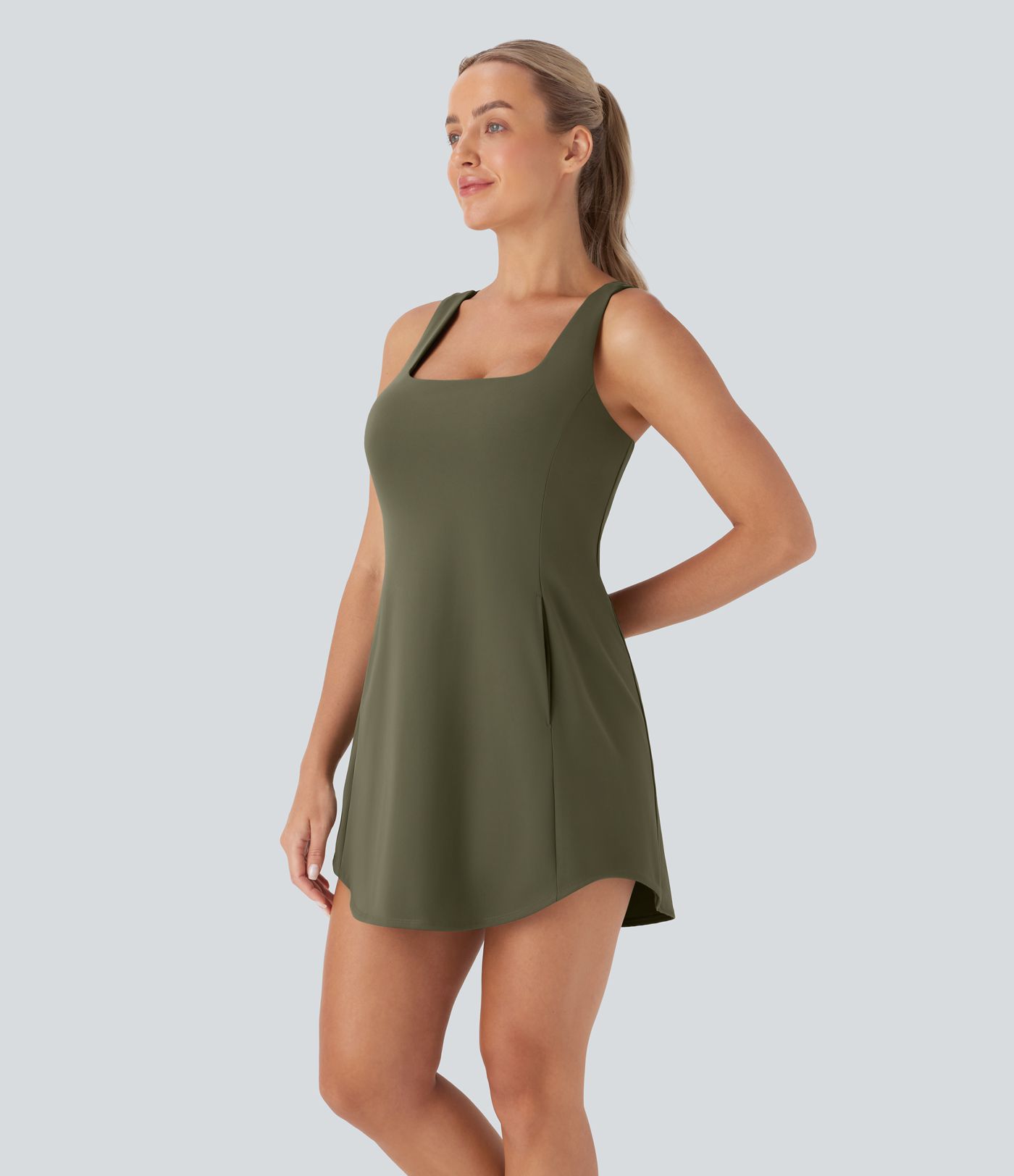 SoftlyZero™ Plush - 2-teiliges Yoga-Minikleid mit Seitentaschen und Cut-Out-Design - D-F Cups