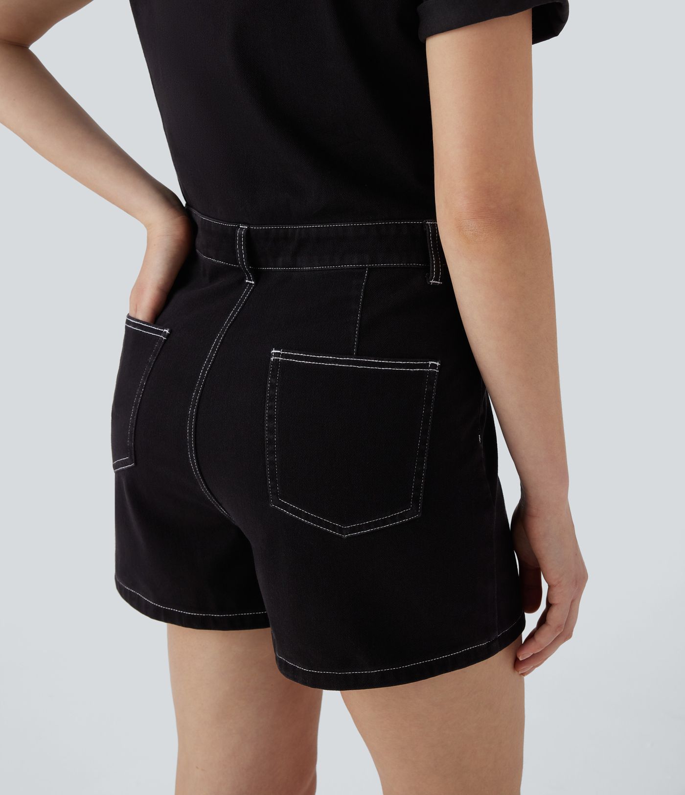 Halara Flex™ Kurzärmliger, geknöpfter, gewaschener, dehnbarer Denim-Strick-Leger-Overall mit mehreren Taschen