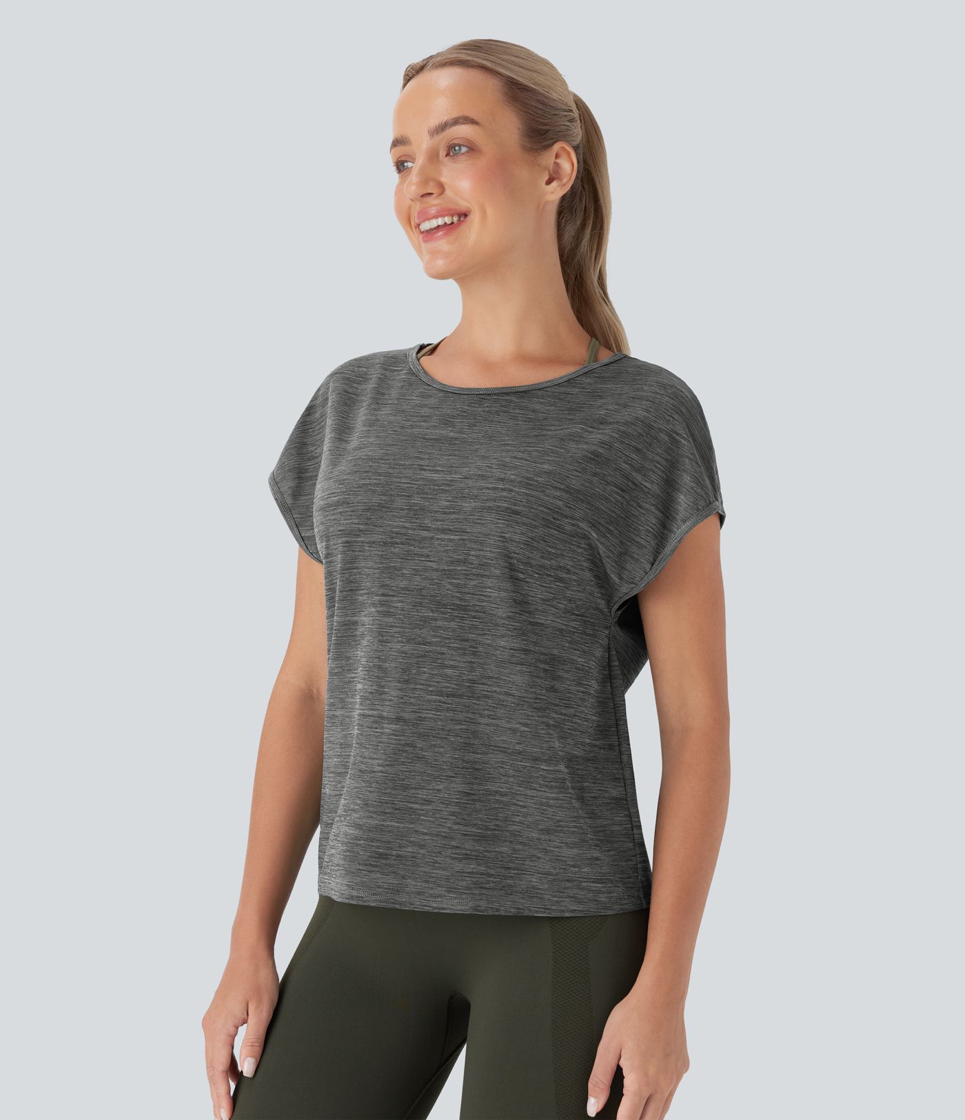 Haut de sport running col rond à manches courtes avec découpe