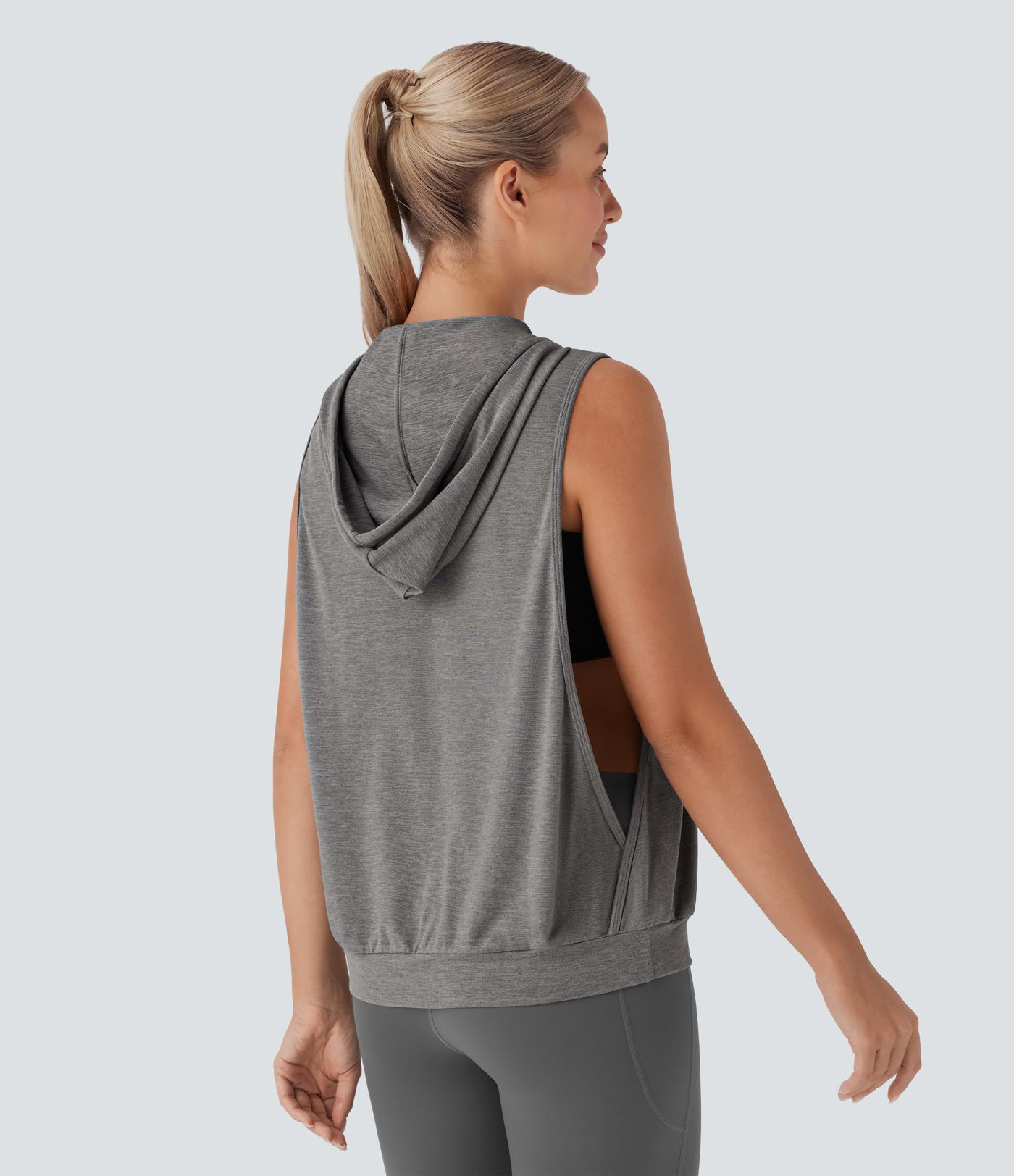 Ärmelloses Workout-Tanktop mit Kapuze und Kordelzug