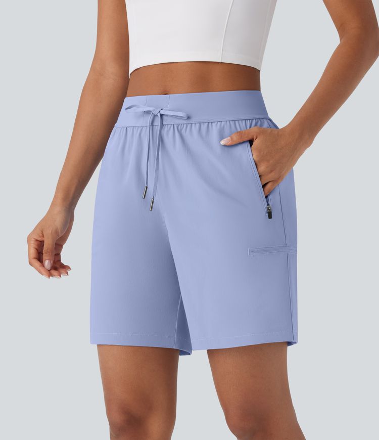Azure Haze Waterbestendige, slijtvaste middenhoge wandelshorts met een band en meerdere ritszakken. / 1
