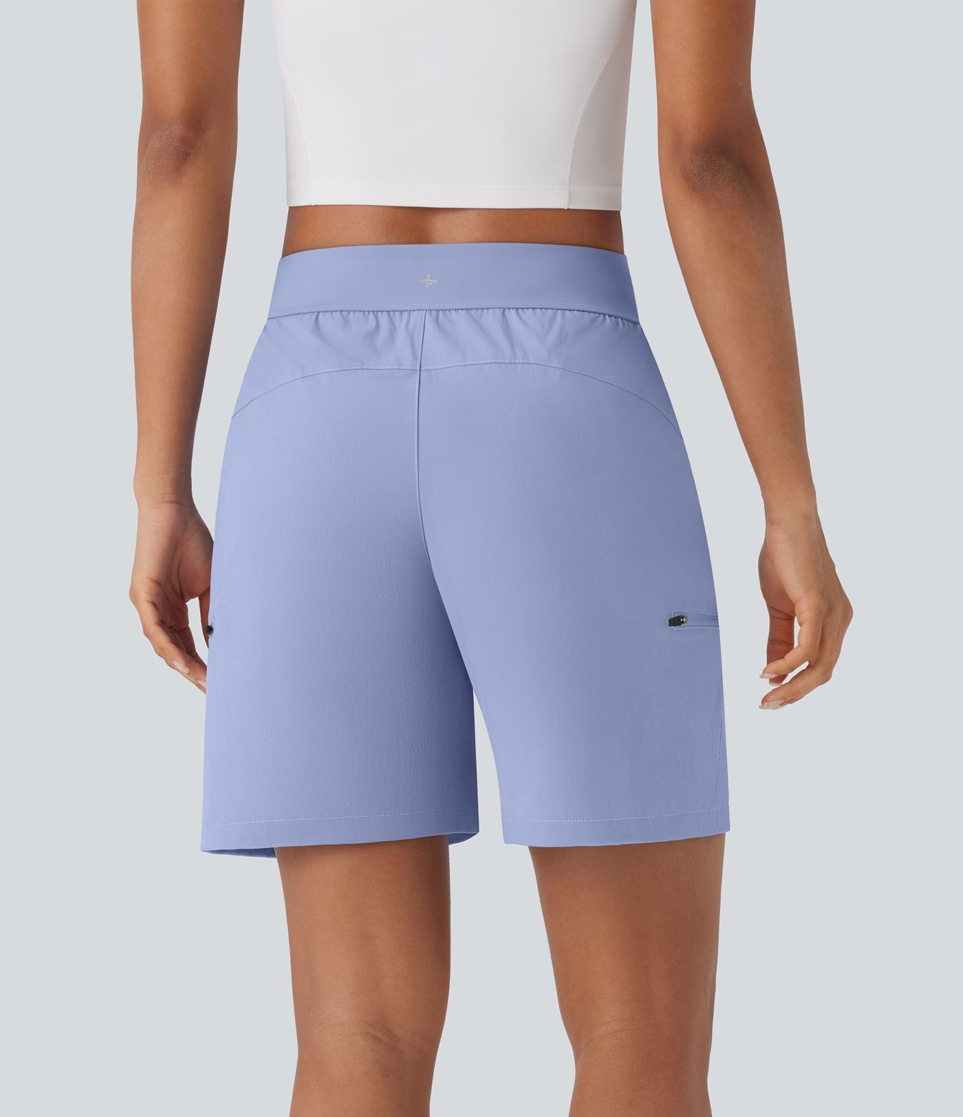 Wasserabweisende, verschleißfeste Wandershorts mit mittelhohem Bund, mehreren Reißverschlusstaschen und Kordelzug