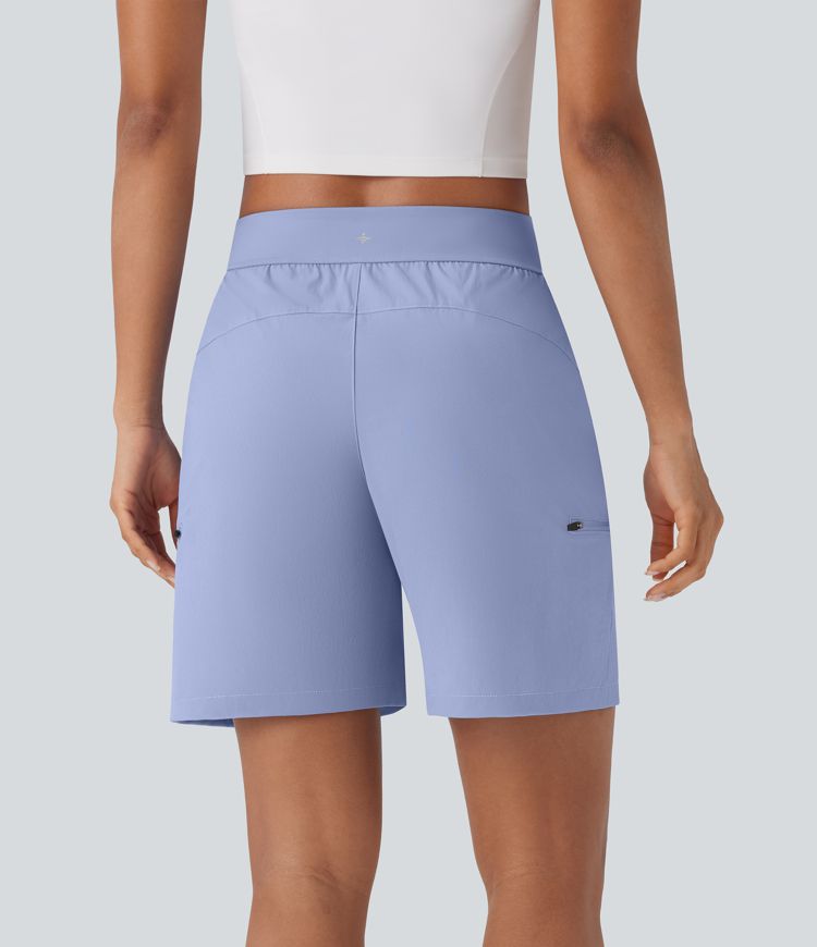 Wasserabweisende, verschleißfeste Wandershorts mit mittelhohem Bund, mehreren Reißverschlusstaschen und Kordelzug