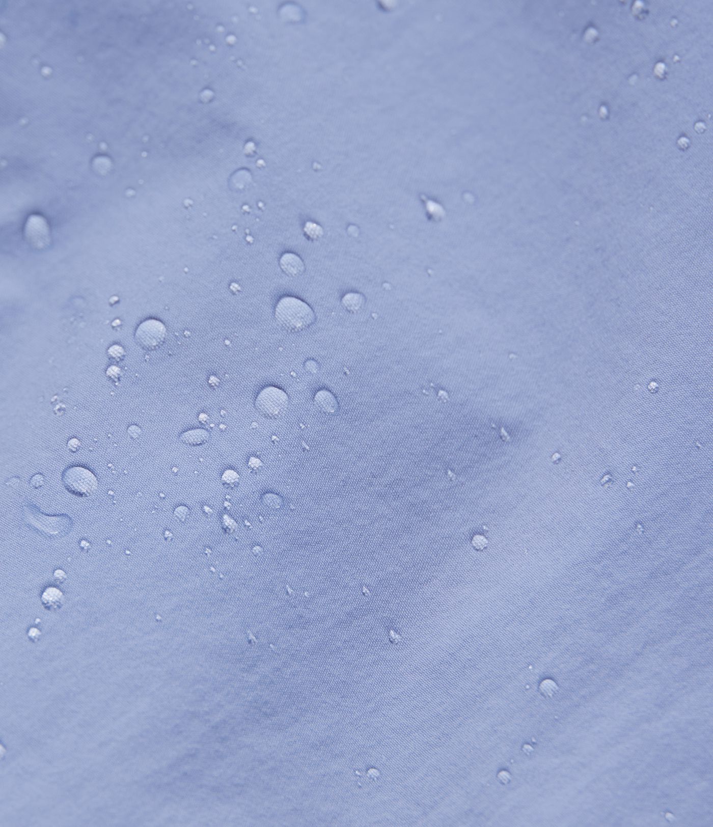 Wasserabweisende, verschleißfeste Wandershorts mit mittelhohem Bund, mehreren Reißverschlusstaschen und Kordelzug