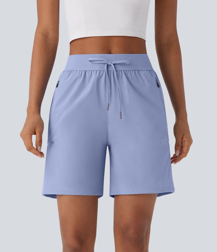 Wasserabweisende, verschleißfeste Wandershorts mit mittelhohem Bund, mehreren Reißverschlusstaschen und Kordelzug