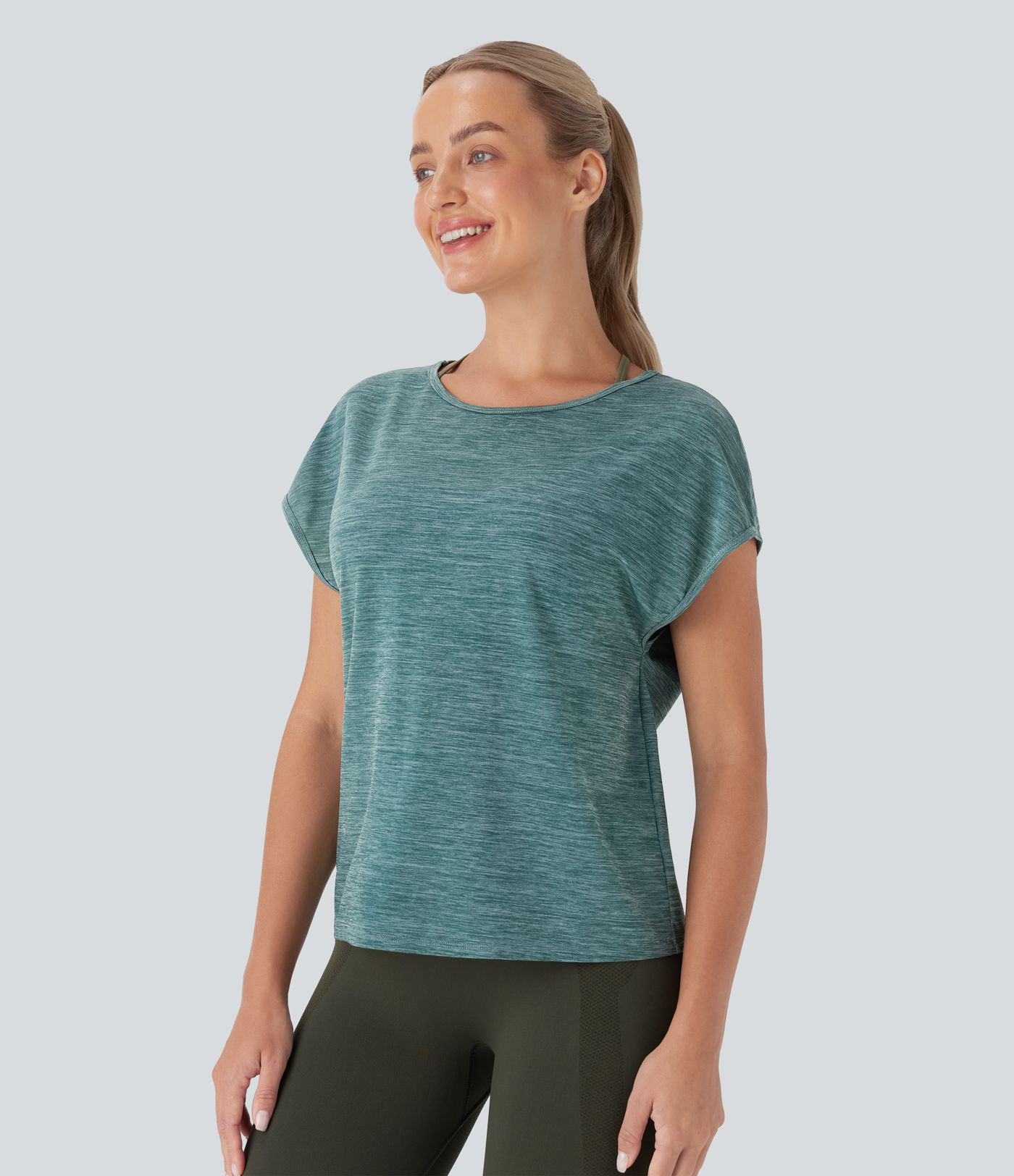 Haut de sport running col rond à manches courtes avec découpe