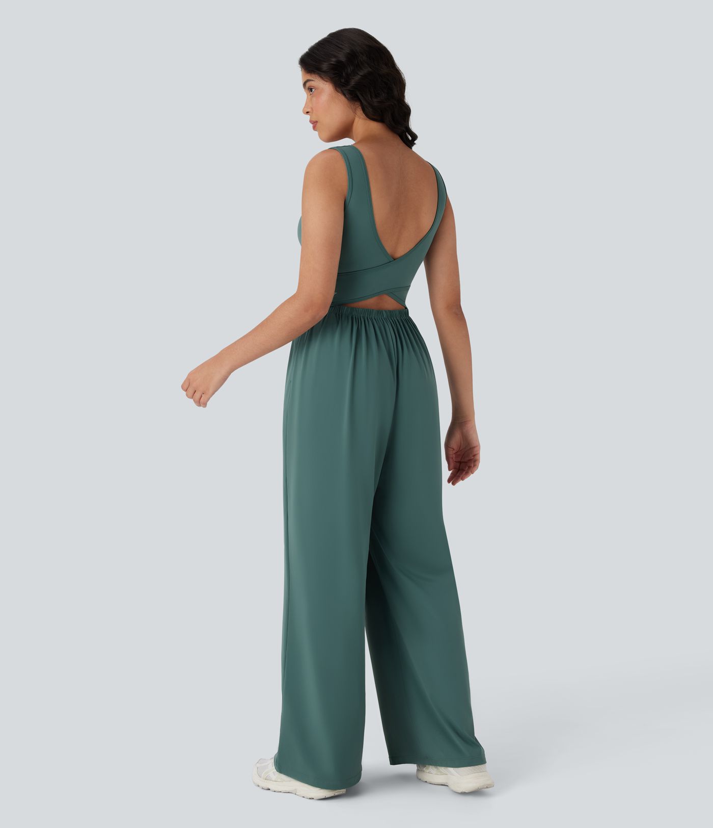 Mono de yoga ancho Softlyzero™ con tirantes cruzados, espalda descubierta, tacto fresco y bolsillos - Easy Peezy