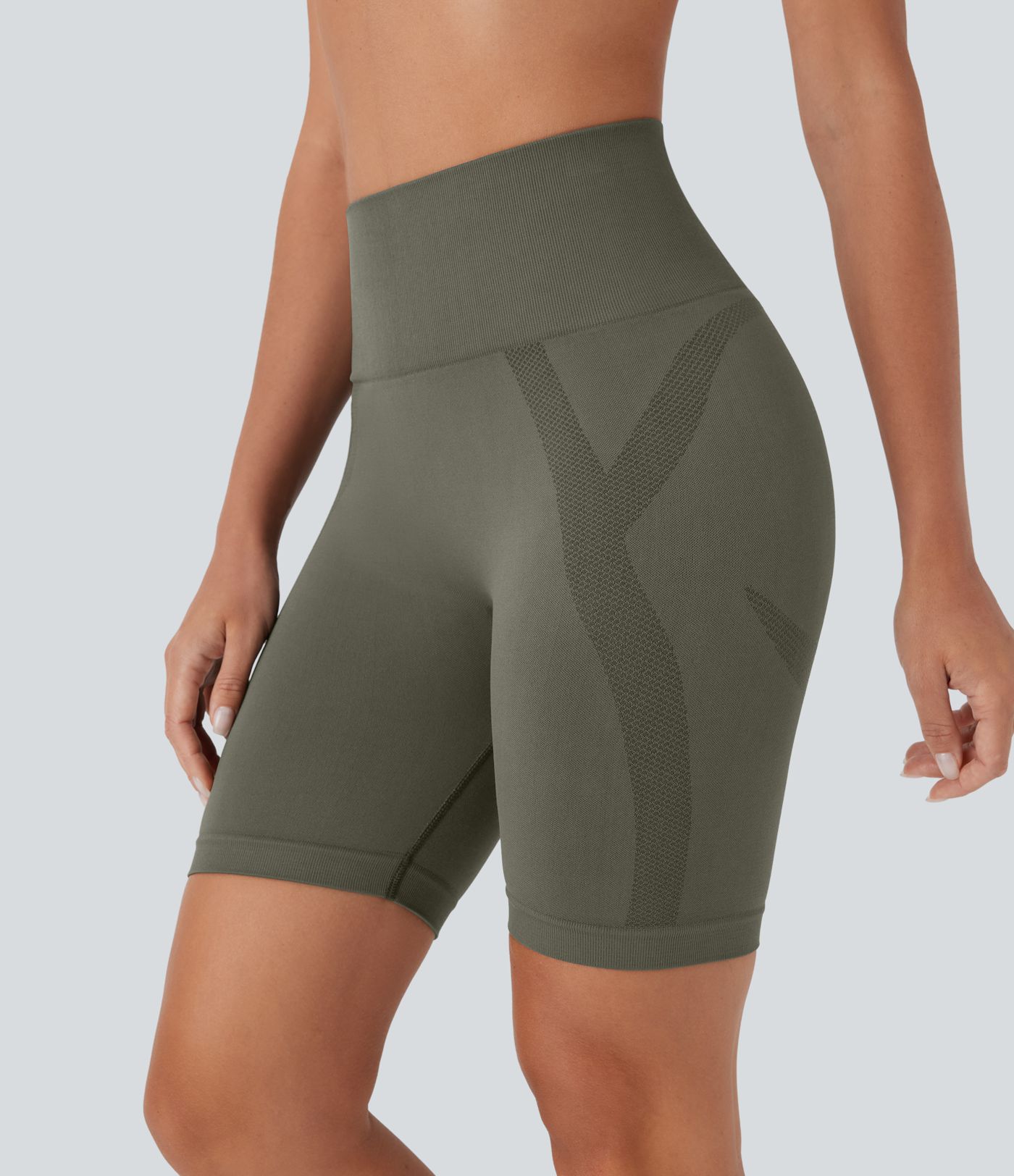 OneForm - Geraffte Yoga-Shorts mit hohem Bund und nahtlosem Flow - 17,8 cm