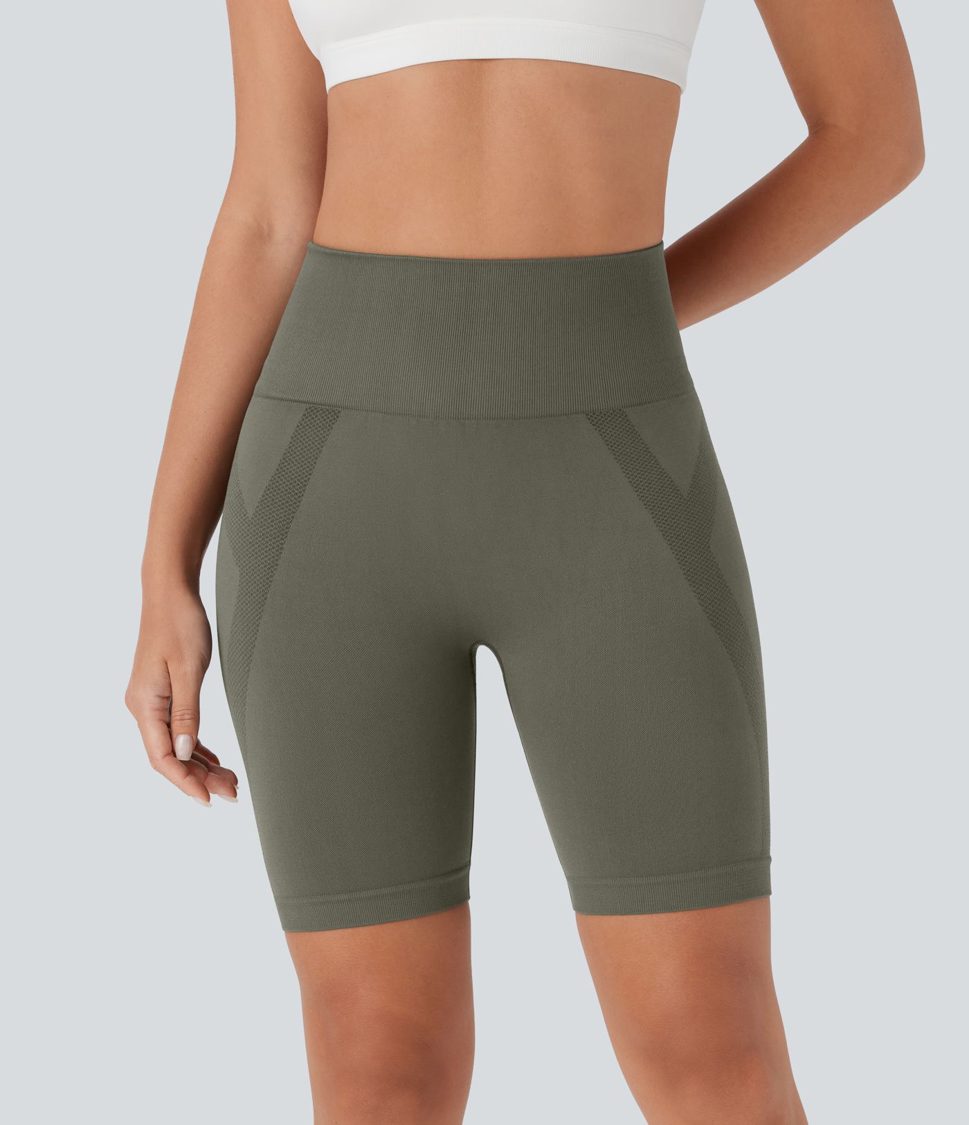 OneForm - Geraffte Yoga-Shorts mit hohem Bund und nahtlosem Flow - 17,8 cm