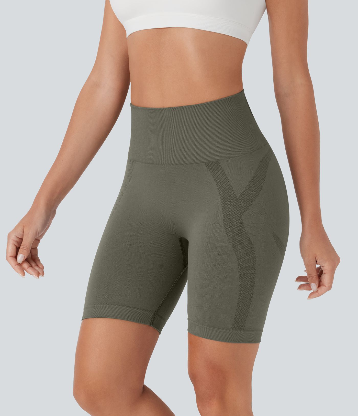 OneForm - Geraffte Yoga-Shorts mit hohem Bund und nahtlosem Flow - 17,8 cm