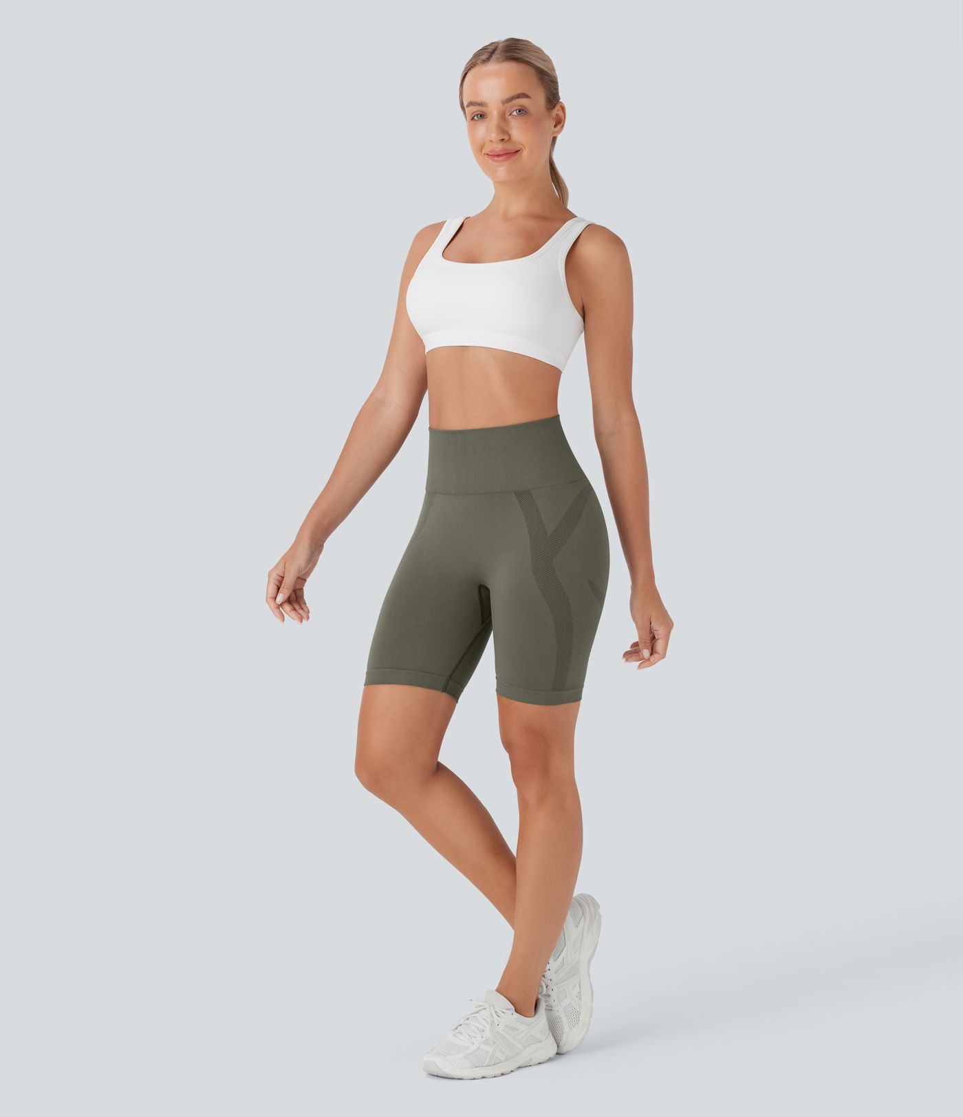 OneForm - Geraffte Yoga-Shorts mit hohem Bund und nahtlosem Flow - 17,8 cm