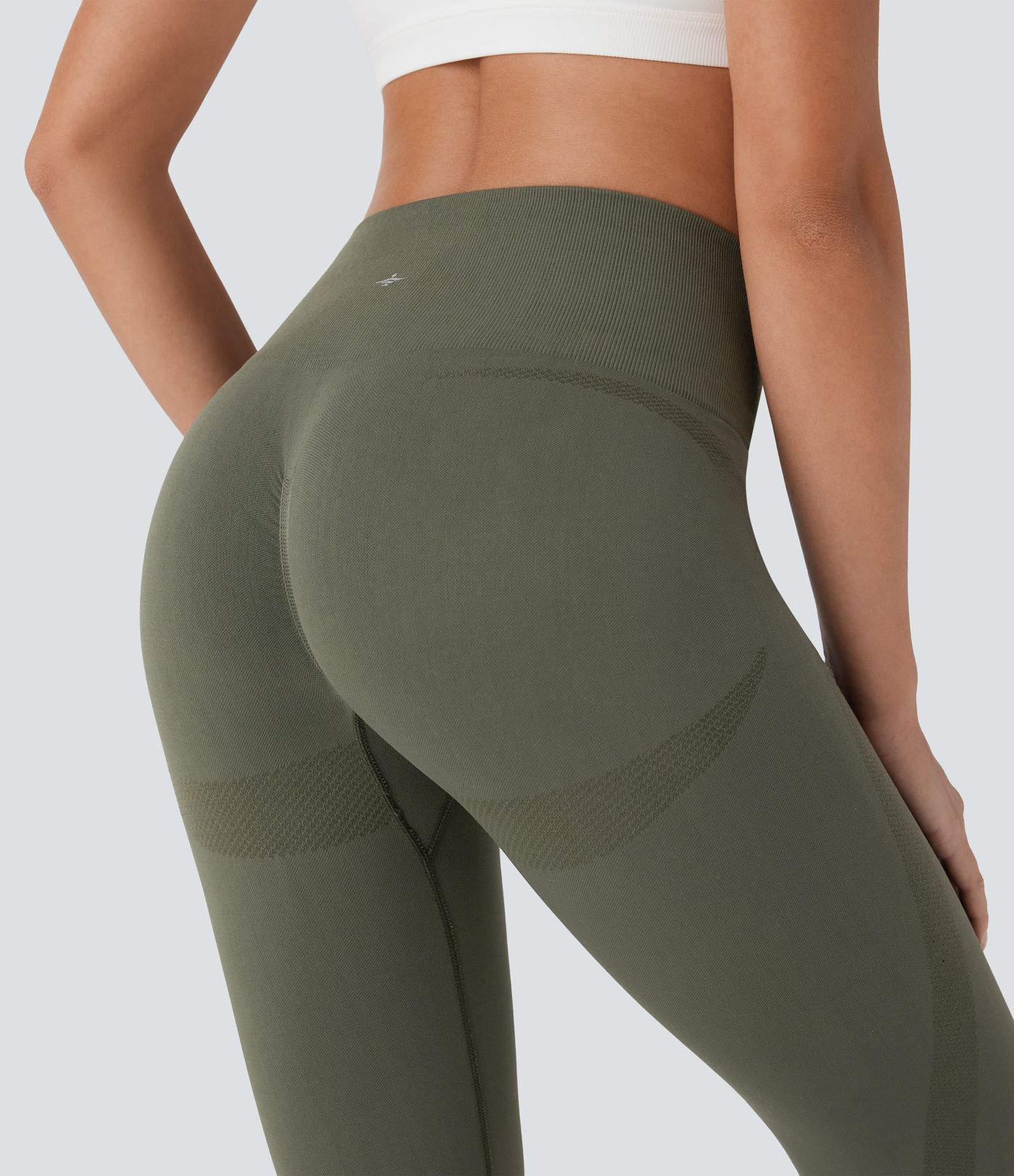 Leggings de yoga capri fruncidos de tiro alto fluidos sin costuras