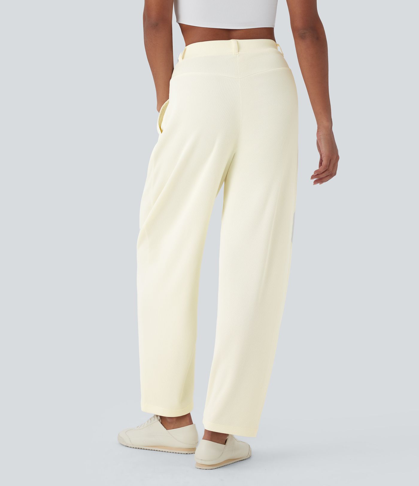 Gerippte, hochsitzende Arbeitshose mit Taschen und weitem Beinschnitt