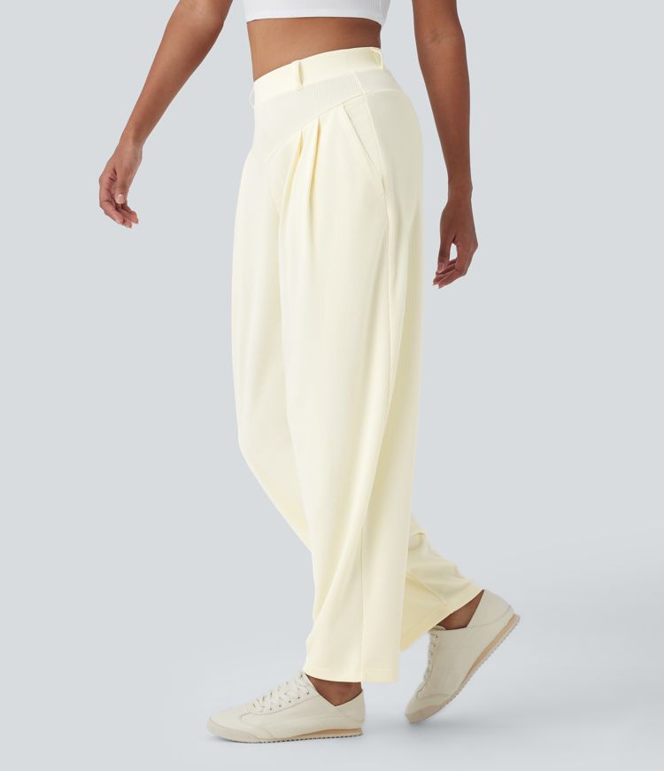 Gerippte, hochsitzende Arbeitshose mit Taschen und weitem Beinschnitt